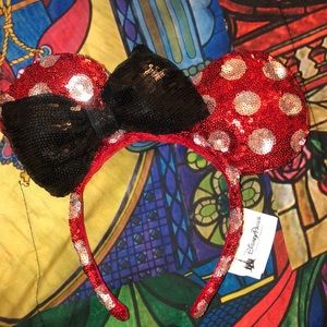 Disney polka dot Minnie ears 🖤❤️